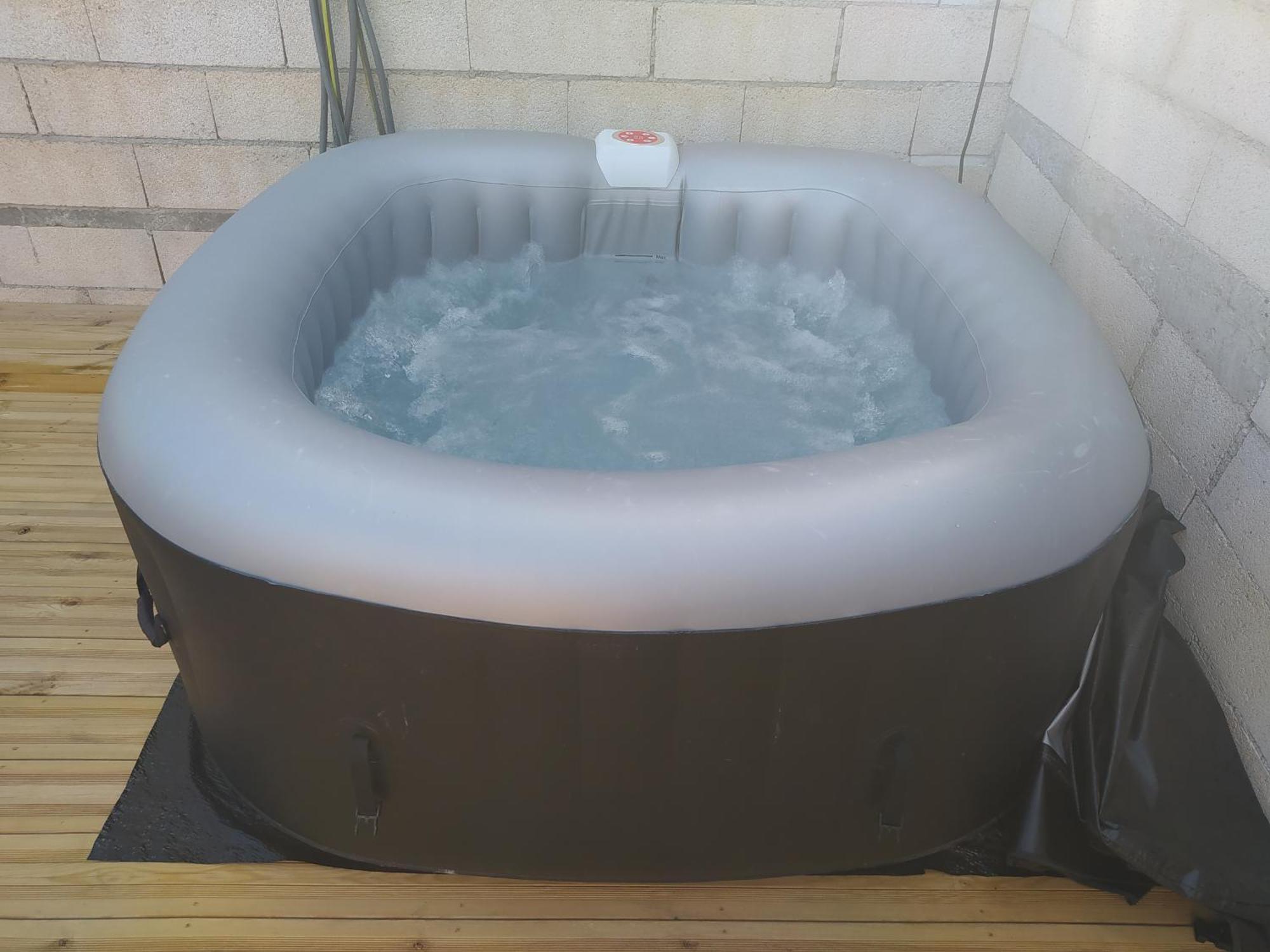 Studio Cosy Avec Terrasse Et Jacuzzi A Disposition De Mai A Aout Rians  외부 사진
