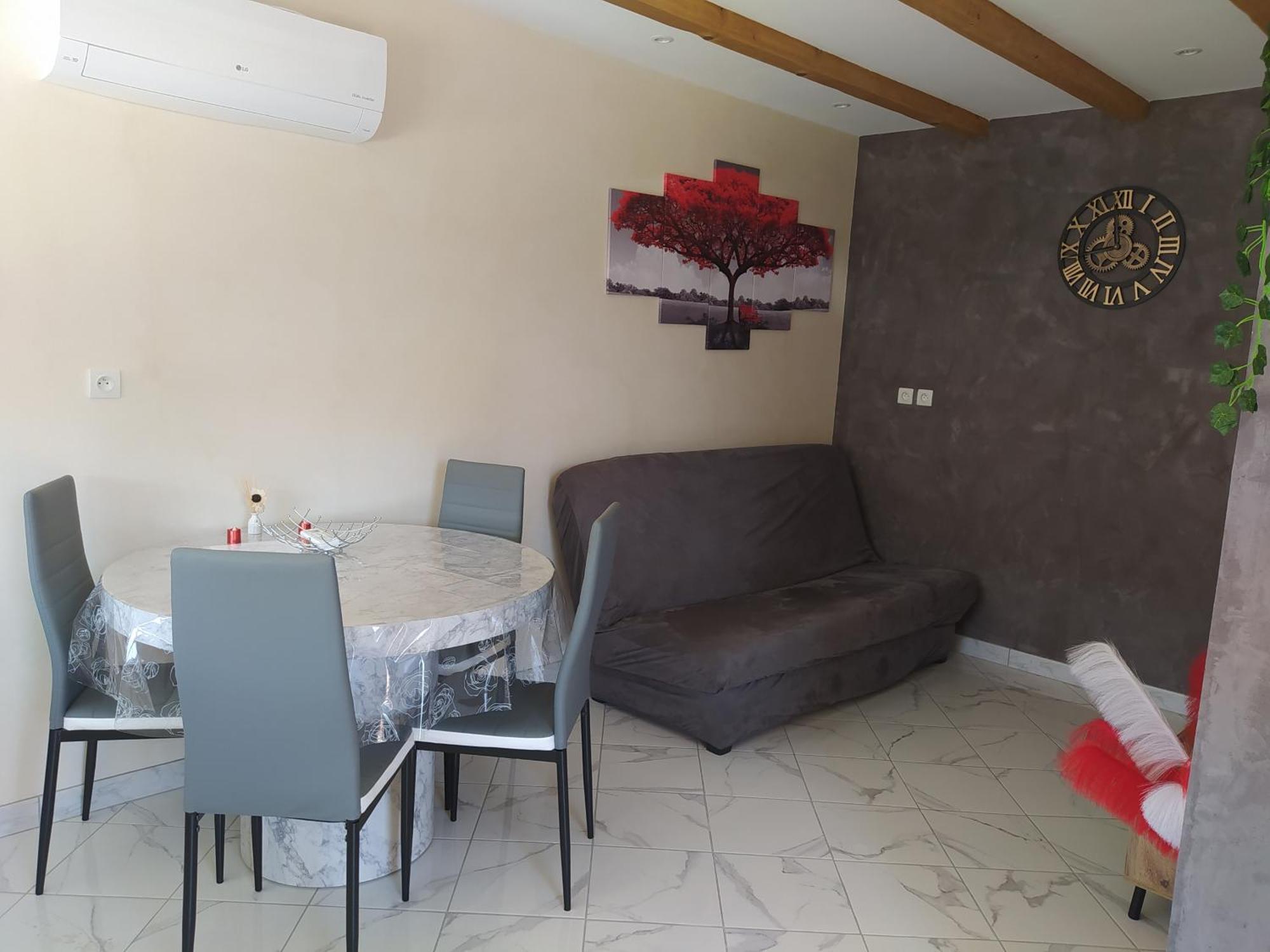 Studio Cosy Avec Terrasse Et Jacuzzi A Disposition De Mai A Aout Rians  외부 사진